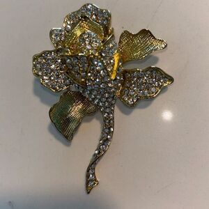 Vtg gold tone & austrian crystal encrusted brooch/pin Rose OPC CN 1990s